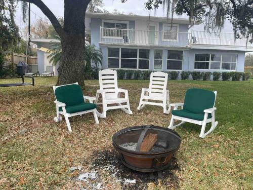 Peaceful 3 Bedroom Lake Front Home On 1 Acre