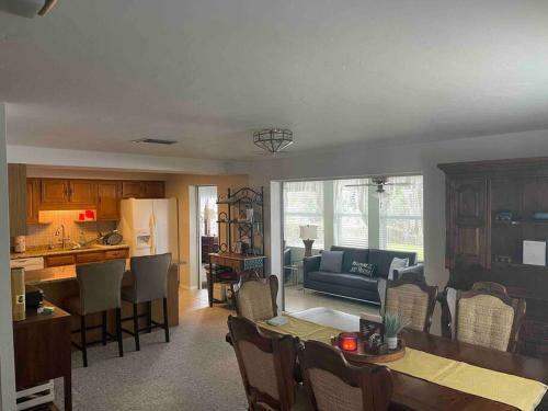 Peaceful 3 Bedroom Lake Front Home On 1 Acre
