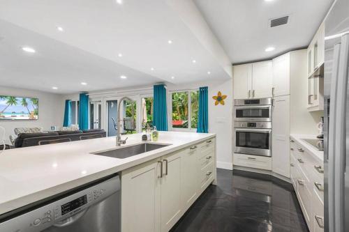 New Listing/pool Paradise At The Beach !