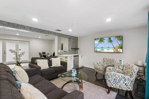 New Listing/pool Paradise At The Beach !