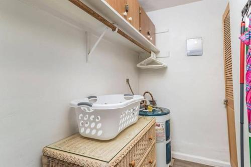 Gorgeous Nautical Condo Near Beach