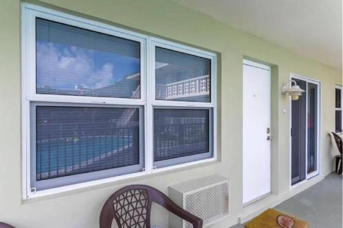 Gorgeous Nautical Condo Near Beach