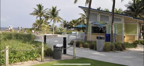 Intracoastal Waterview 1 Block Walk To Beach 4 Rooms