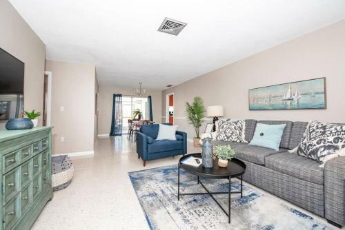 Heated Pool Home 5 Minutes From Beach, Sleeps 8!