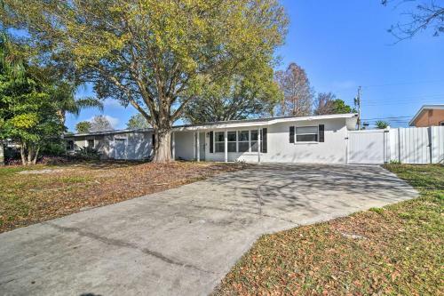 Updated Coastal Home With Patio About 2 Mi To Beach