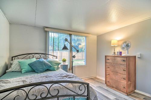 Sunny Hideout With Fenced-in Yard Pets Welcome