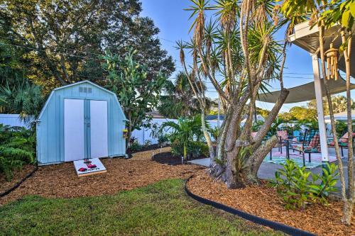 Lush Seminole Surf Inn With Backyard Fire Pit