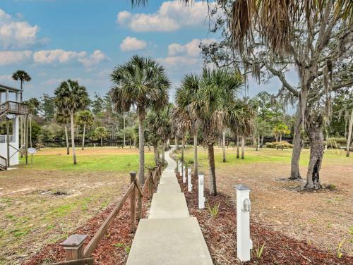 Anchors Away In Steinhatchee Home With Deck!