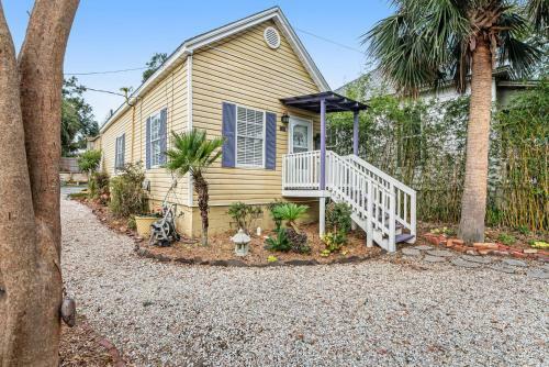 Downtown Cottage Retreat