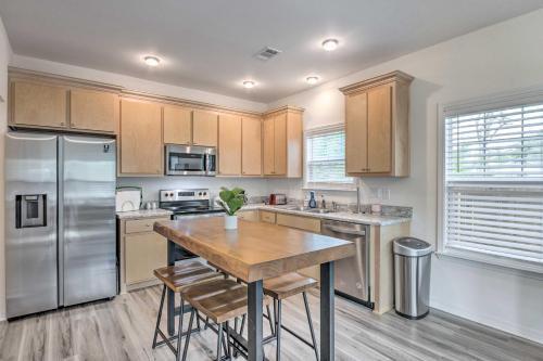 Idyllic Pensacola Home With Yard And Fire Pit!