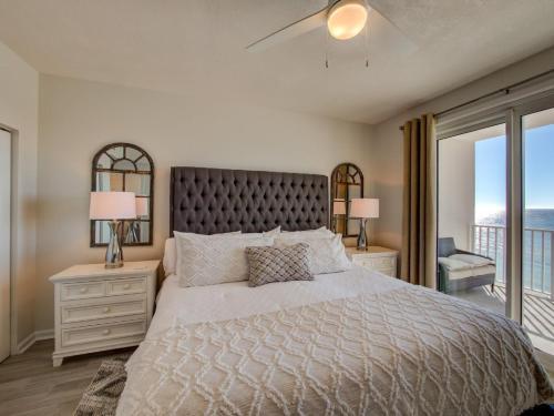 Beach Front - Updated 3 Bedroom Condo Located On 7th Floor