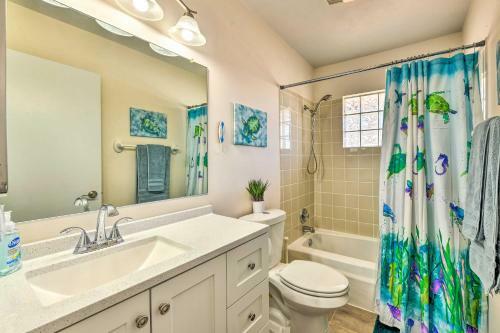 Spacious Ranch-style House With Pool Access!