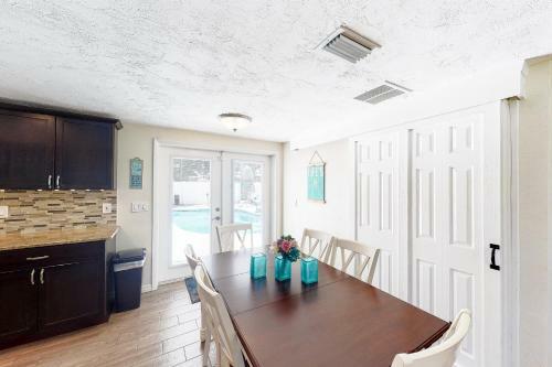 Pinellas Park Cottage