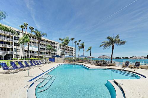 Boca Ciega Bay Resort #114