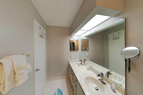 Vista Verde East 222
