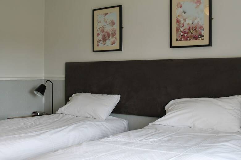 Oak Farm Hotel