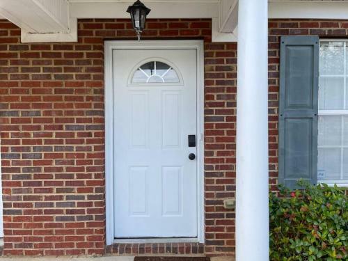 Cheerful 3-bedrooms With Free Parking On Premises