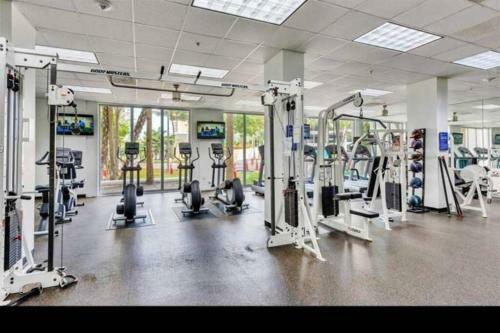 Apartamento Ocean View - Walk To Beach! Bright And Spacious!