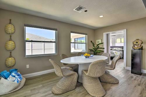 Updated And Vibrant Venice Home About 5 Mi To Beach