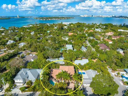 Villa Buena Vida; By Beachside Management