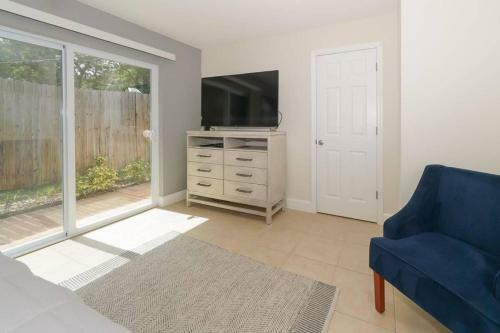 Lovely Cottage - Close To Siesta, Shops & Dining