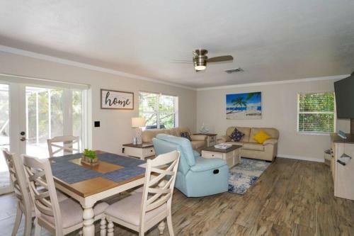 Pool Home - Close To Beaches, Restaurants & More!