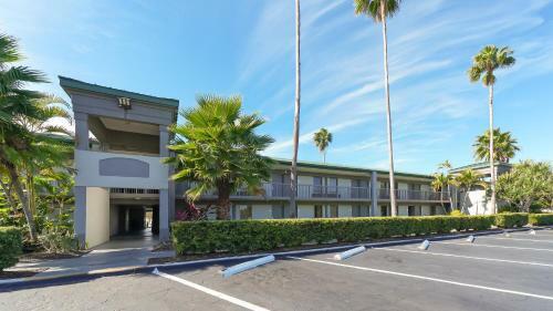 Apartamento Heated Pool, Fireplace, 70" Tv, Waterfront & More!