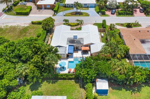 4b/3b Gem W/heated Pool/jacuzzi - Steps To Beach