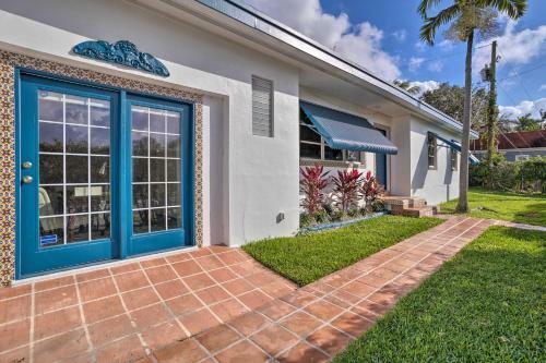 Colorful West Palm Beach Home With Private Yard