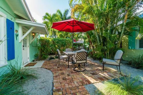 Bahama Breeze Bungalow Vacation Rental