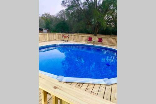 Spacious Cabin In The City*private Swimming Pool