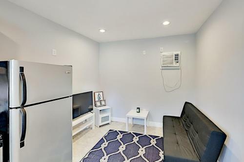 Cozy Casita - Back Cottage