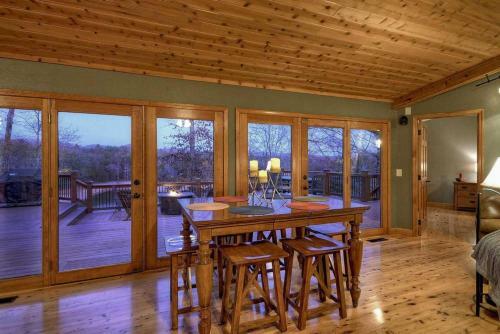 Lakefront Getaway By Escape To Blue Ridge