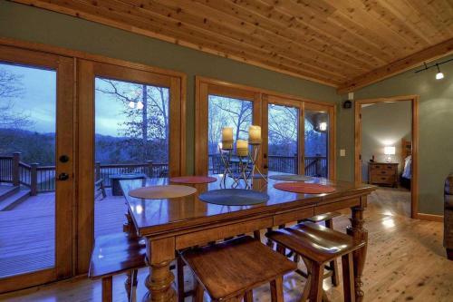 Lakefront Getaway By Escape To Blue Ridge