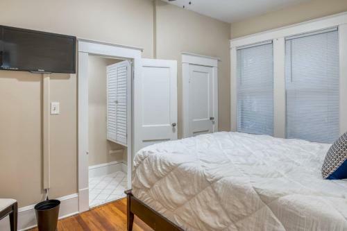 16 Saragossa Street A