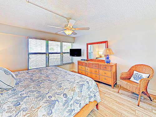 Cresent Sandpiper Condo Unit B205