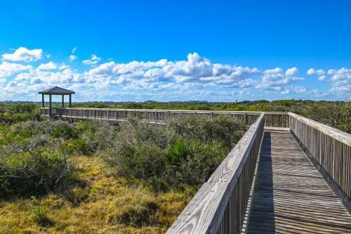 Pelicans Point