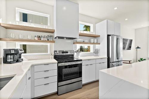 192 Riberia - Downtown Waterfront Luxury Home