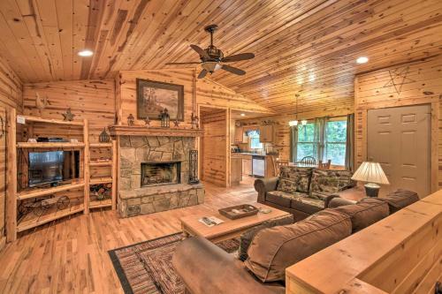The Wishing Well Cabin Pool Table, Firepit