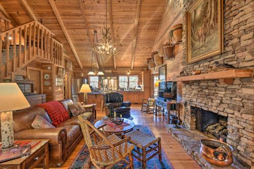 Plummer Lodge In Big Canoe With Lake Access!