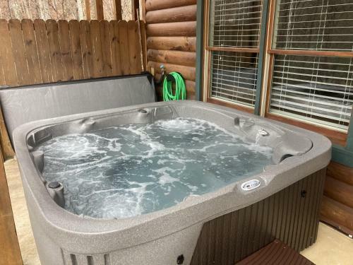 Poppy's Great Escape - 4 Bed 4 Bath - Hot Tub