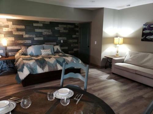 Roundabout Retreat-near Dehlonega