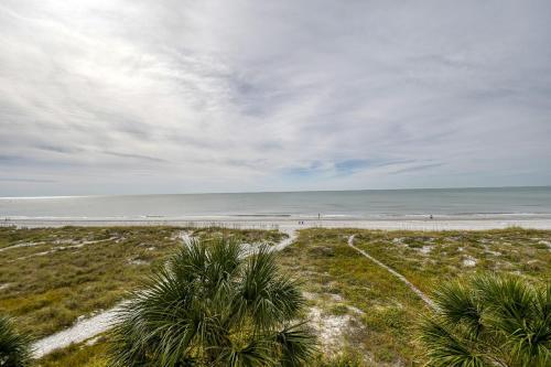 Apartamento Conveniently Located Corner Unit With Beach Front Views Chb305