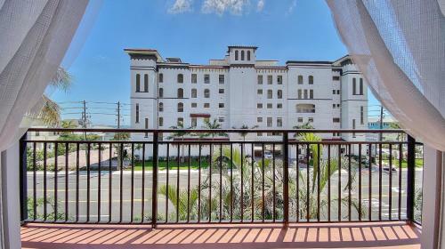Madeira Bay Resort By Teeming Vacation Rentals
