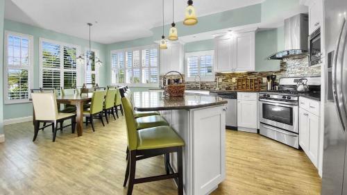 Treasure Trove By Teeming Vacation Rentals