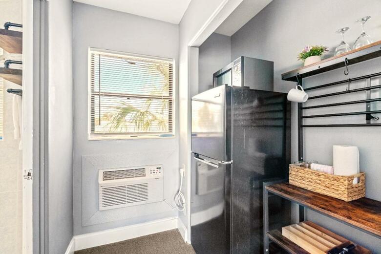 Hotel Boutique Beach Retreat, Heated Pool, Open Corridor