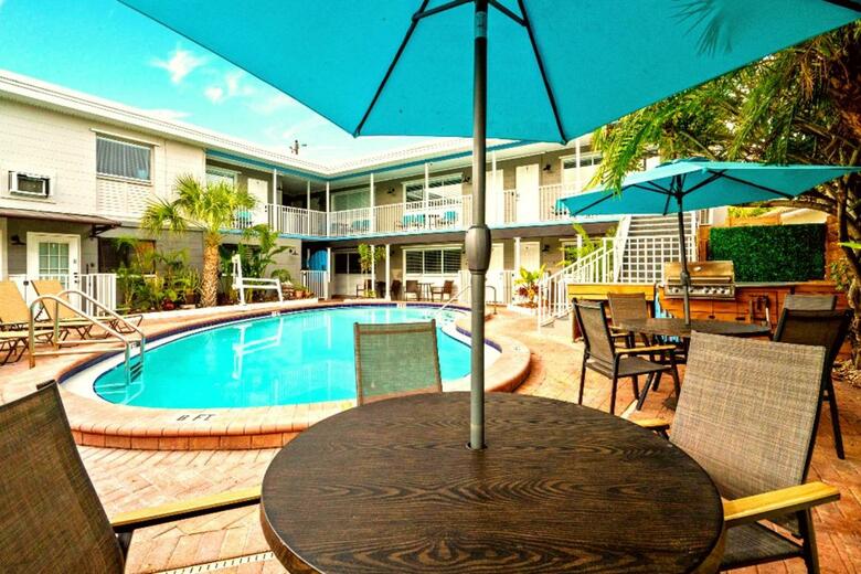 Hotel Boutique Beach Retreat, Heated Pool, Open Corridor