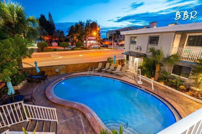 Hotel Boutique Beach Retreat, Heated Pool, Open Corridor