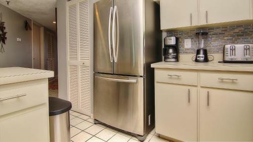 Arie Dam By Teeming Vacation Rentals