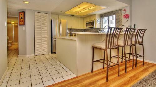 Arie Dam By Teeming Vacation Rentals